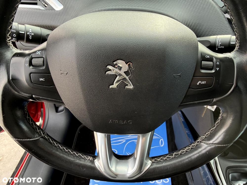 Peugeot 2008 1.2 Pure Tech GPF Style S&S EAT6 - 24