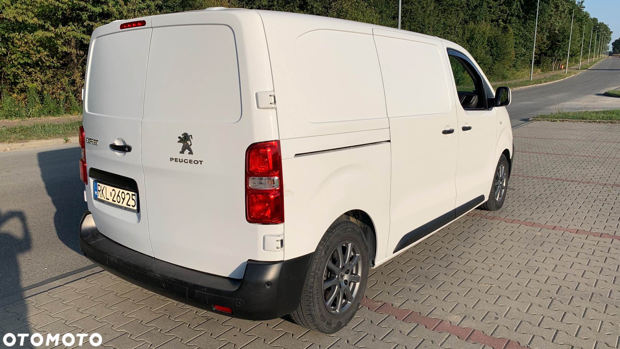 Peugeot Peugeot Expert III 2.0 BlueHDi 150 KM 2017, CarPlay, Felgi Aluminiowe - 4
