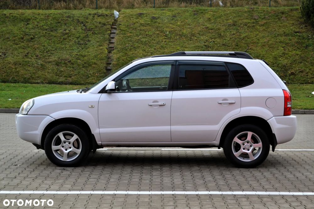 Hyundai Tucson 2.0 Comfort 2WD - 22