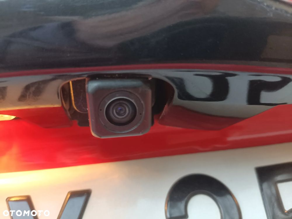 Toyota Yaris Hybrid 100 Premium - 22