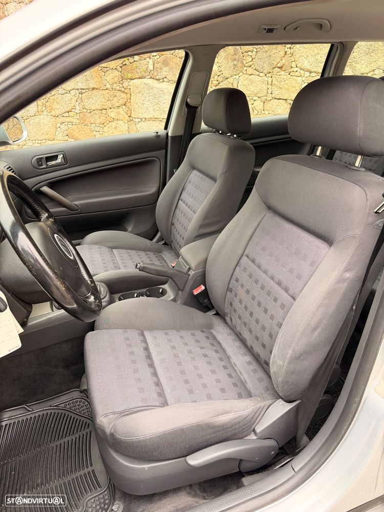 VW Passat Variant 1.9 TDi Trendline - 7