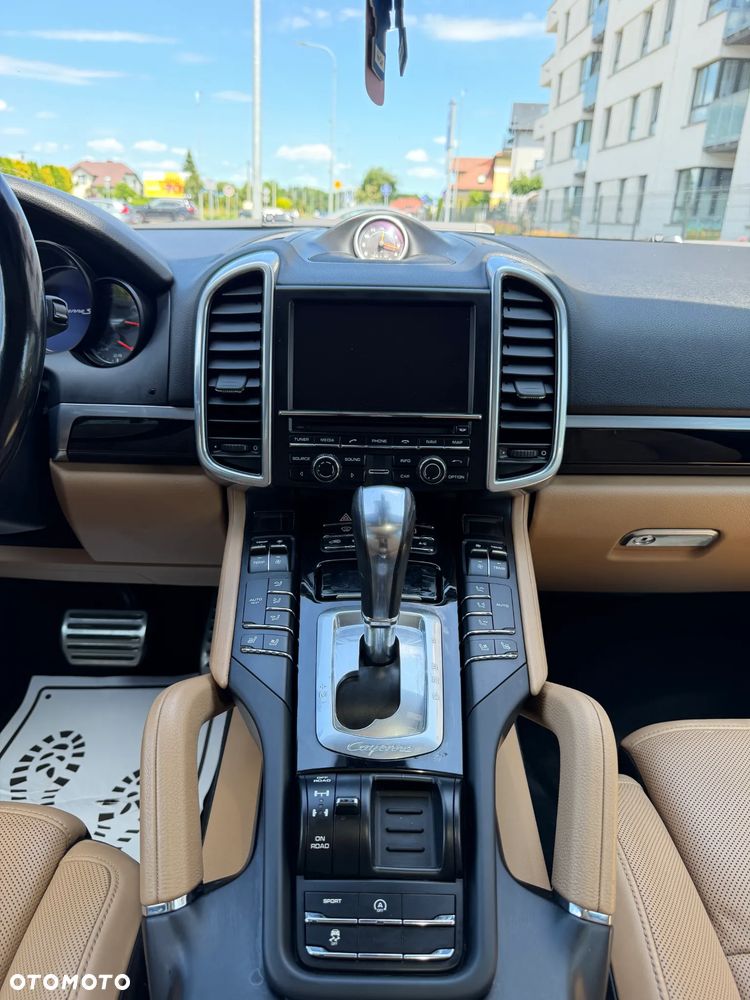 Porsche Cayenne S - 15