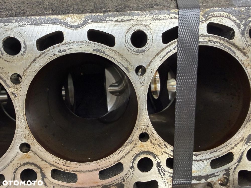 BLOK SILNIKA 177980 Mercedes W205 C205 A205 W215 4.0 V8 AMG 177.980 - 4