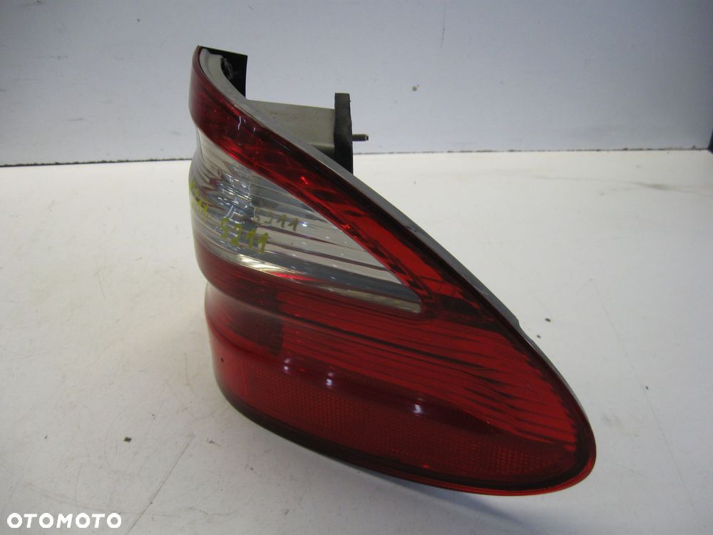 LAMPA PRAWA TYLNA TYŁ MERCEDES W211  # - 3