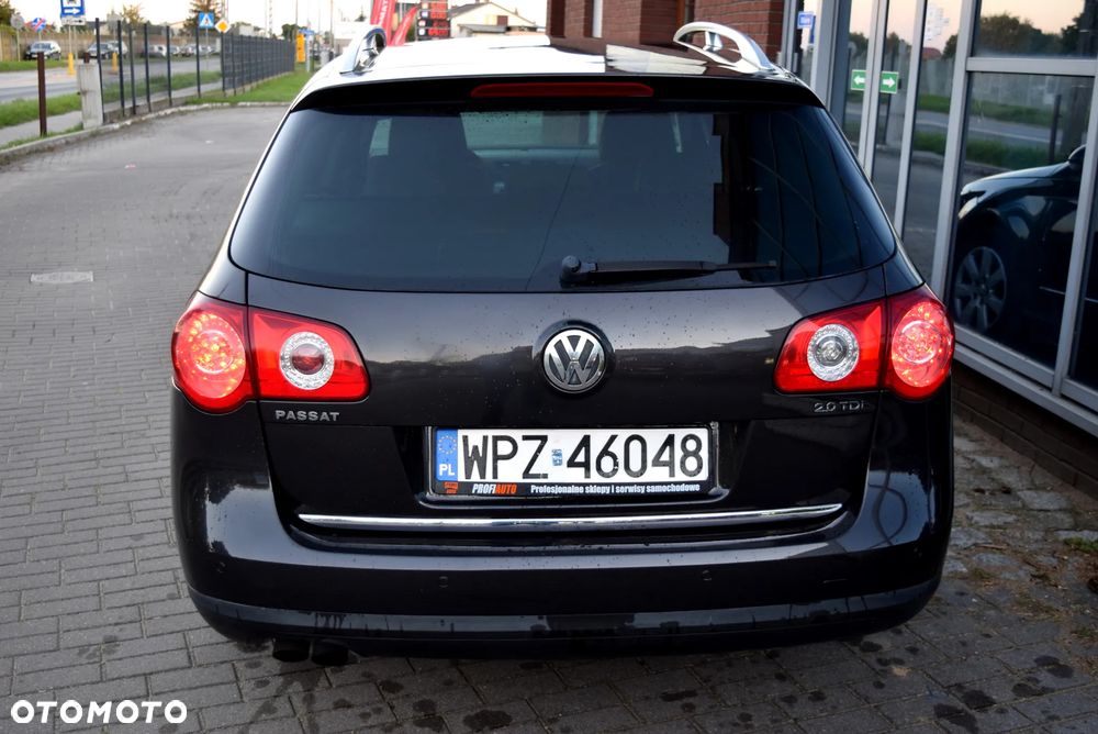 Volkswagen Passat 2.0 TDI DPF Highline - 13