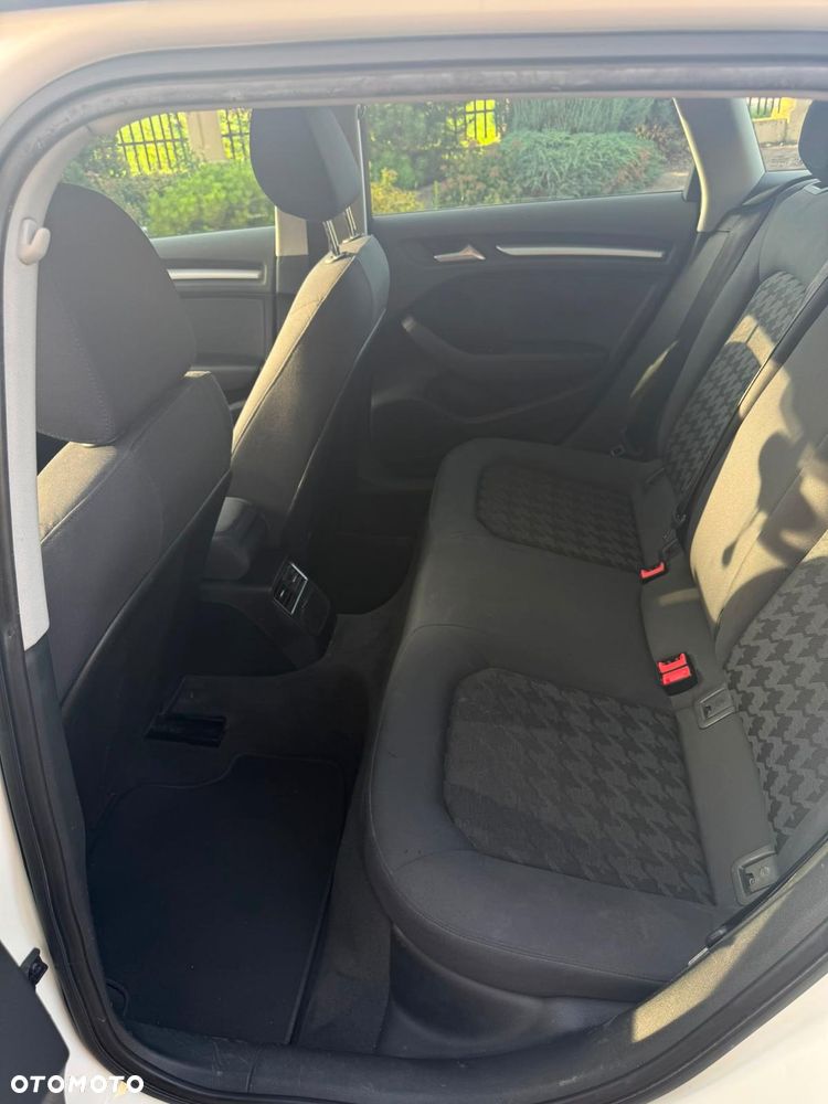 Audi A3 Sportback 1.6 TDI Ambiente - 10
