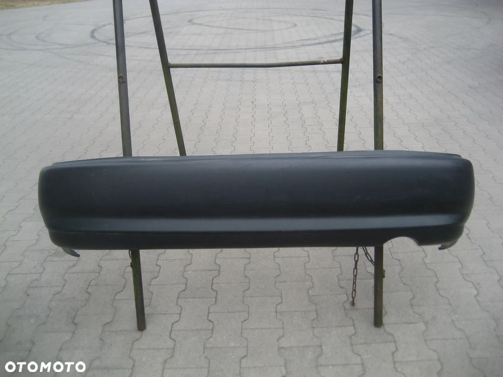 toyota corolla e10 93-97r zderzak tył hb 521591a560