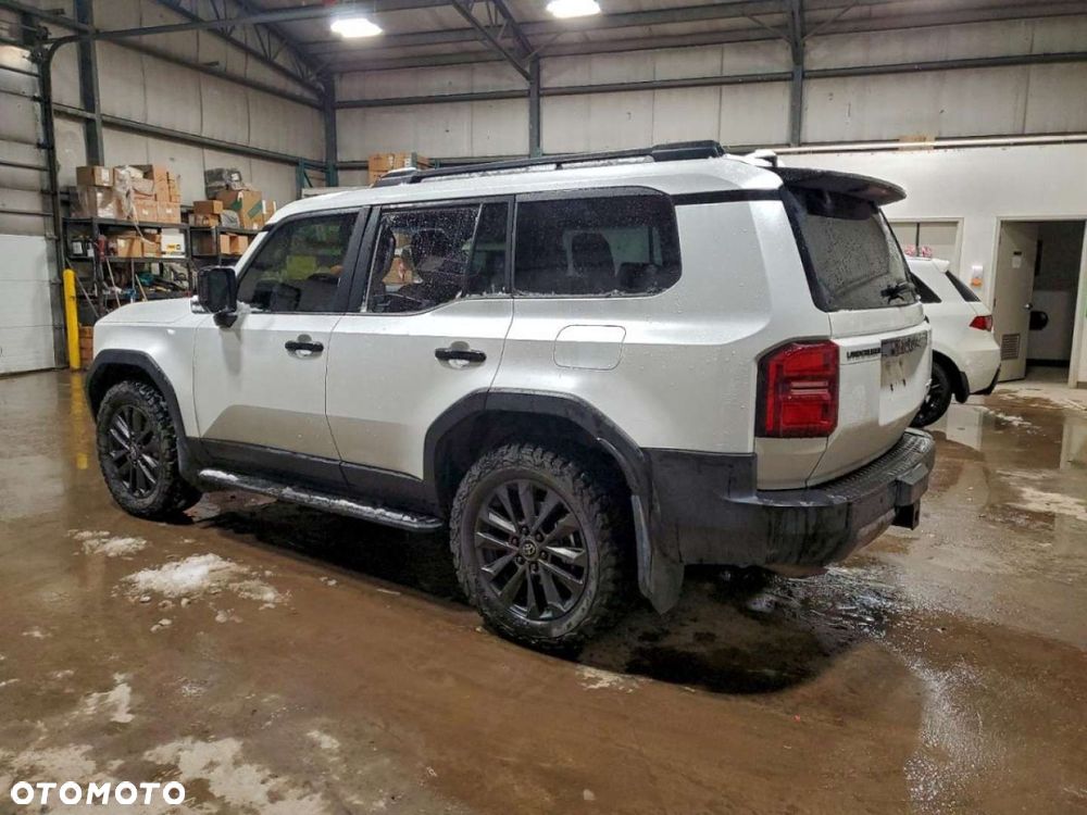 Toyota Land Cruiser - 4