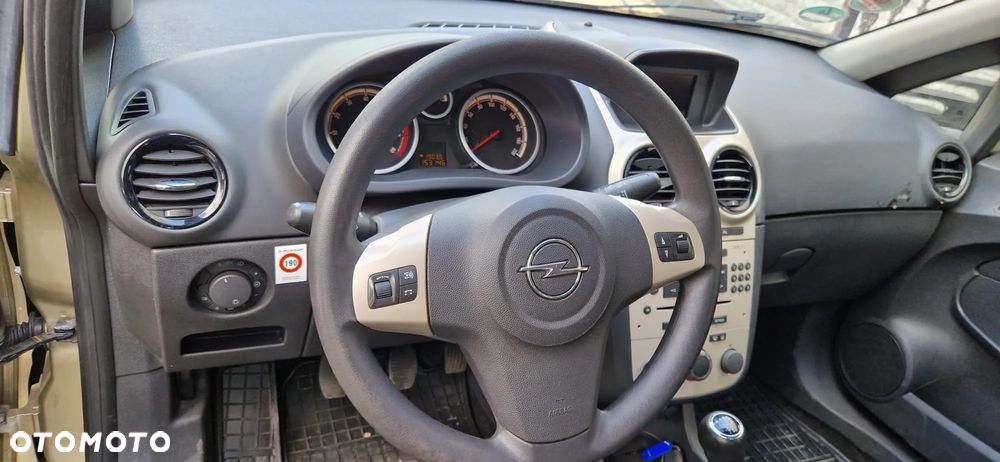 Opel Corsa 1.2 16V Cosmo - 10