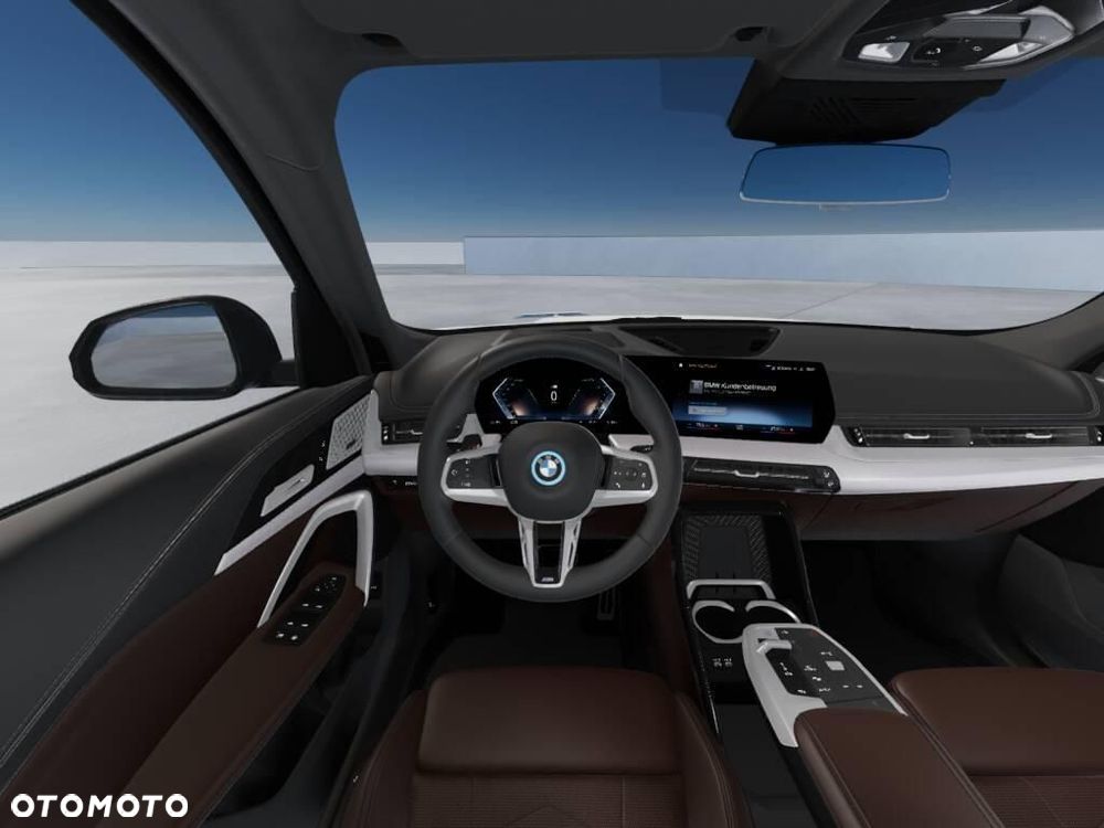 BMW iX1 xDrive30 66.5kWh M Sport - 10