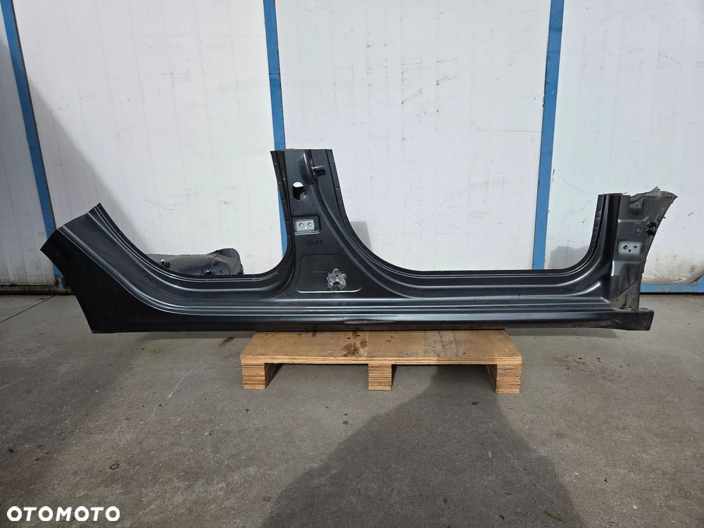 Próg prawy Peugeot 208 I KTP - 1