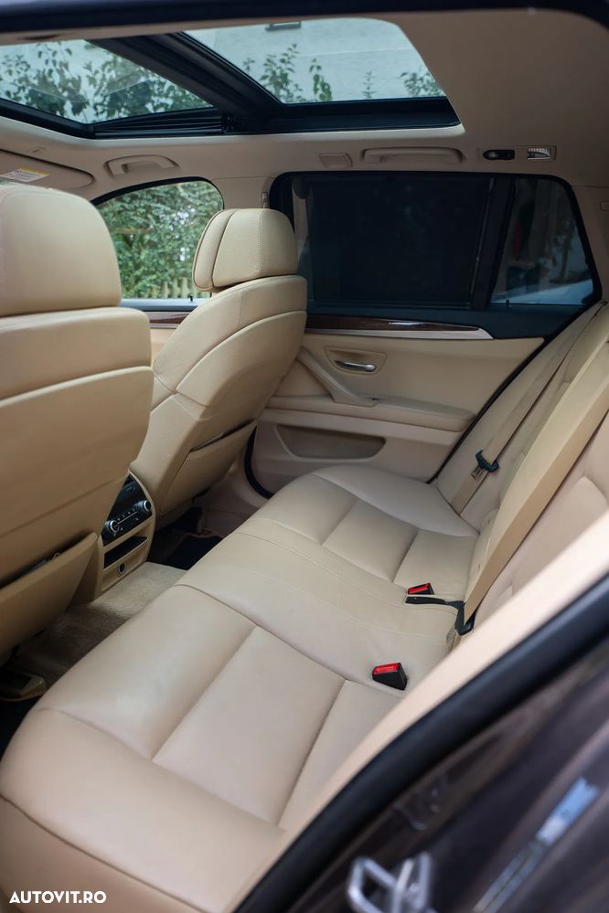 BMW Seria 5 525d xDrive Touring Aut. Luxury Line - 10