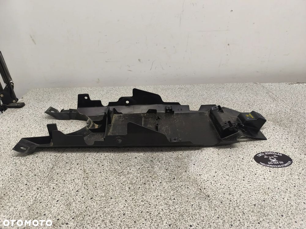 Nadkole, wypełnienie zadupka Triumph Trident 660 2022 - 10