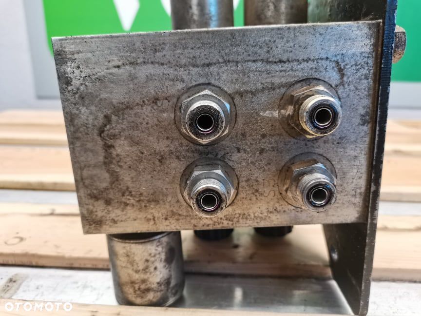 Rozdzielacz hydrauliczny łap CAT 560 Rexroth - 10