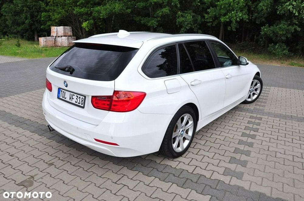 BMW Seria 3 330d xDrive Blue Performance Luxury Line - 24