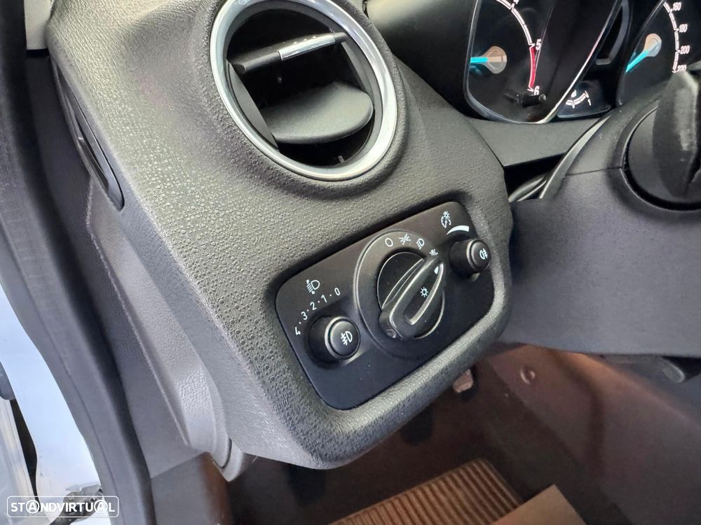 Ford Fiesta 1.5 TDCi Titanium - 12