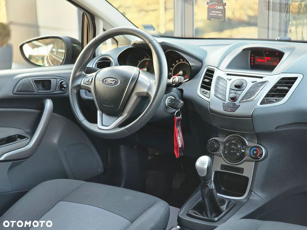Ford Fiesta 1.25 Ambiente - 23