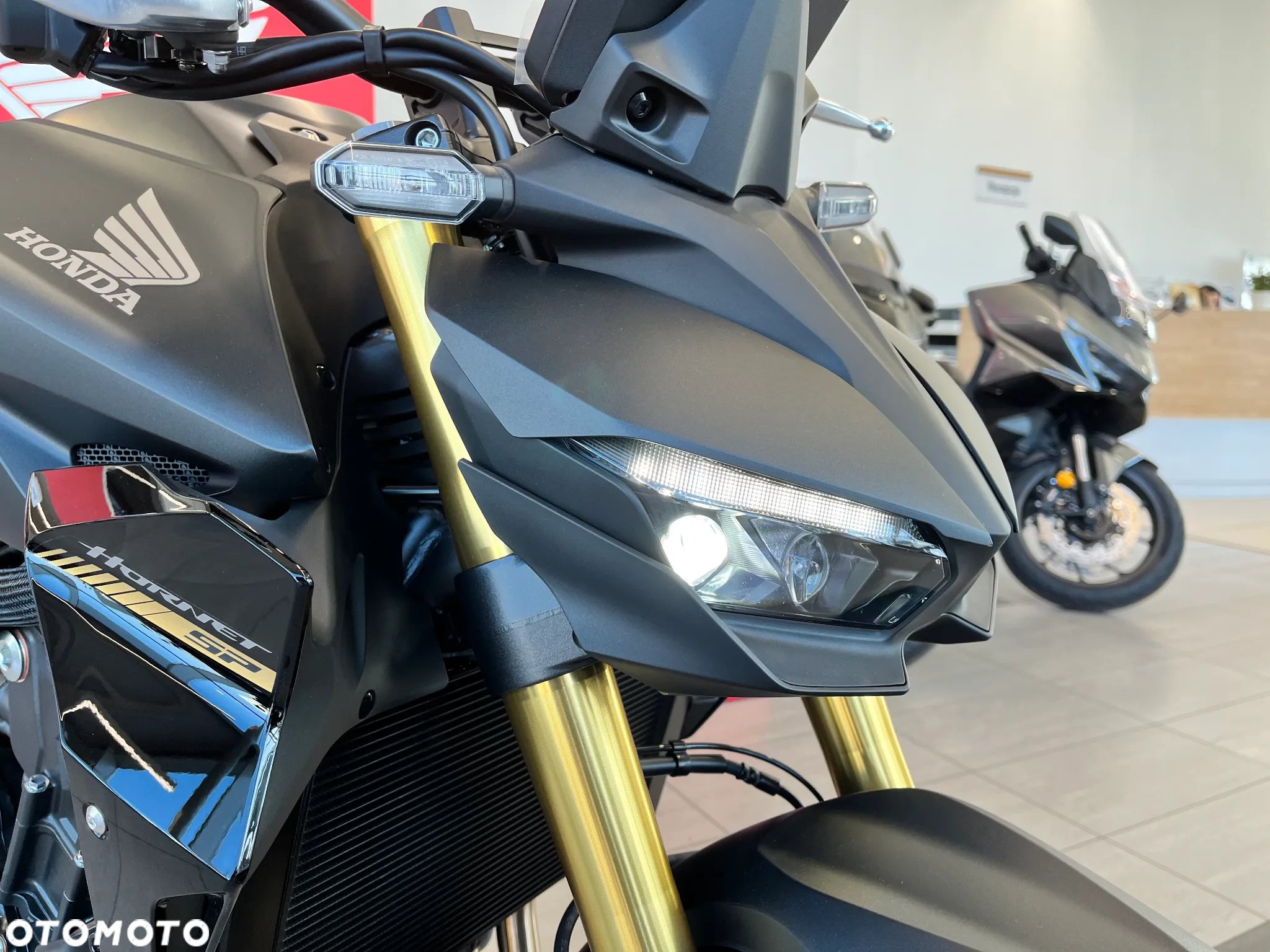 Honda CB - 8
