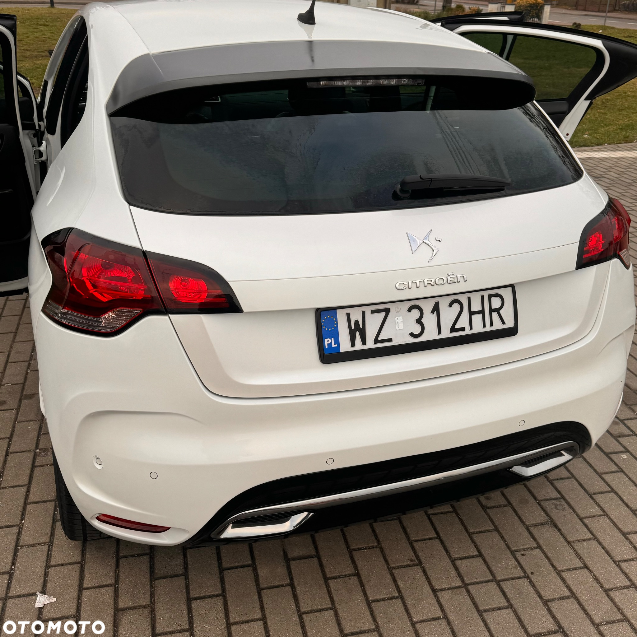 Citroën DS4 1.6 e-HDi SoChic MCP - 5
