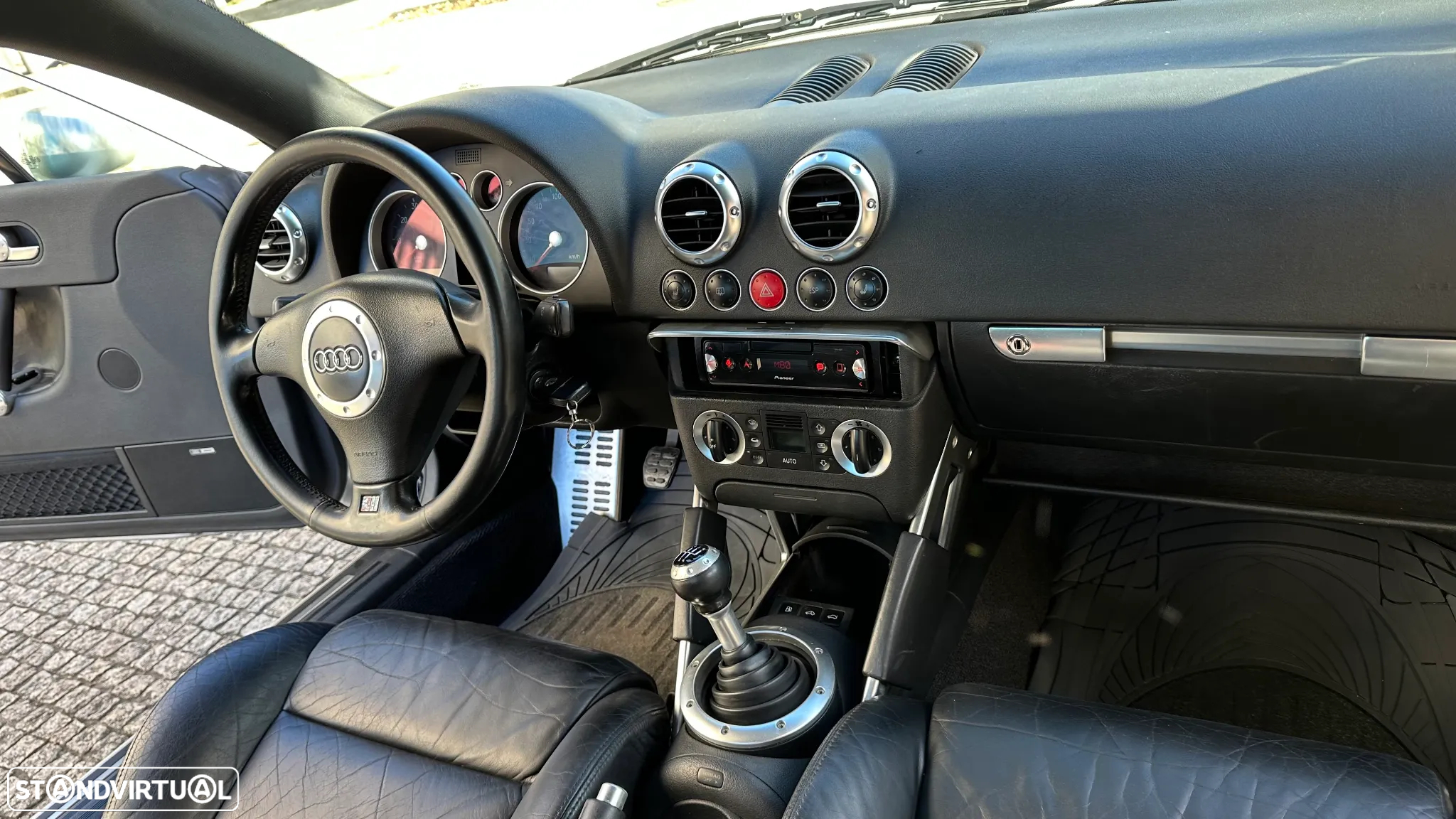 Audi TT Coupé 1.8 T S-line - 22