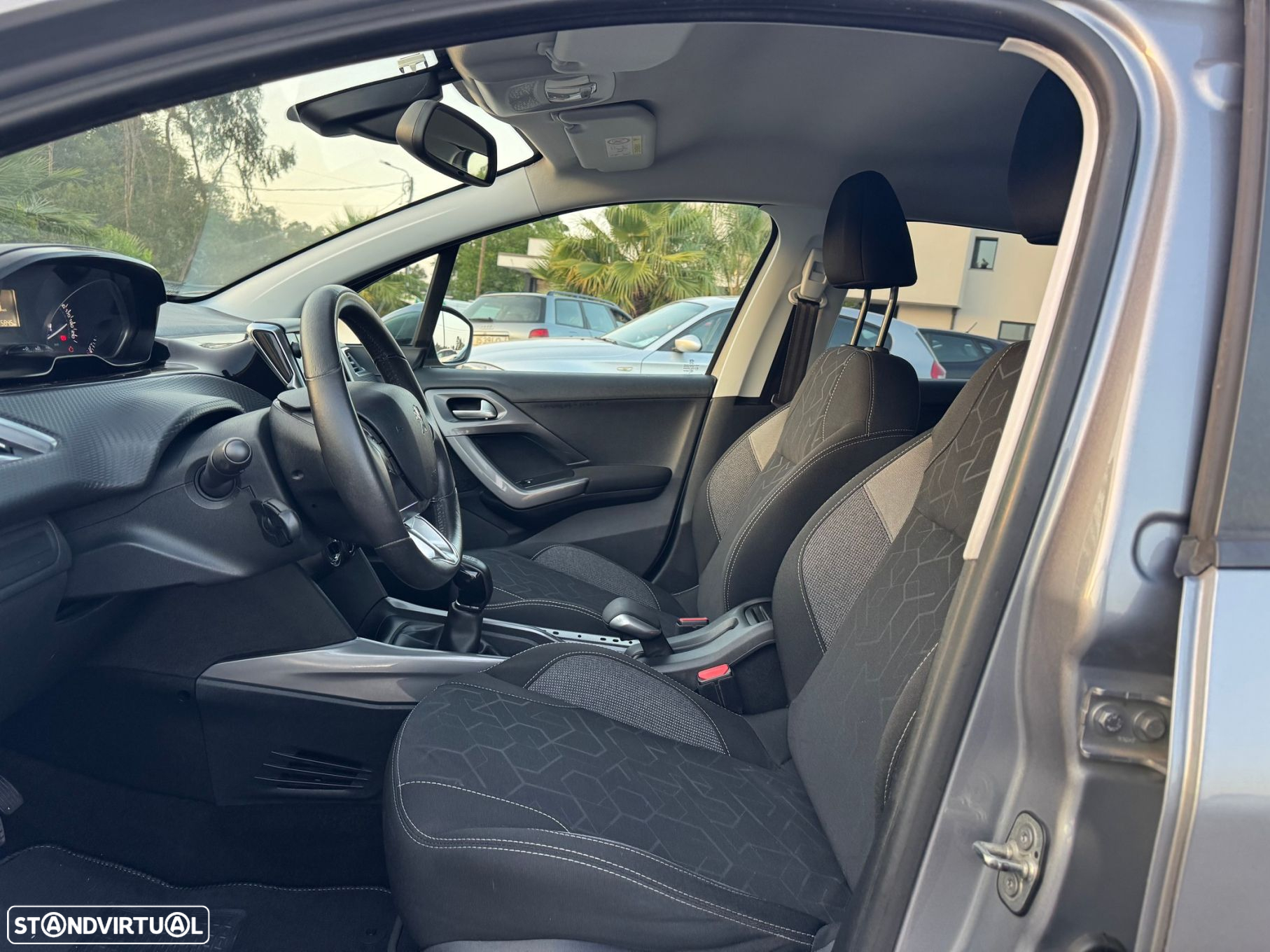 Peugeot 2008 1.6 BlueHDi Allure - 16