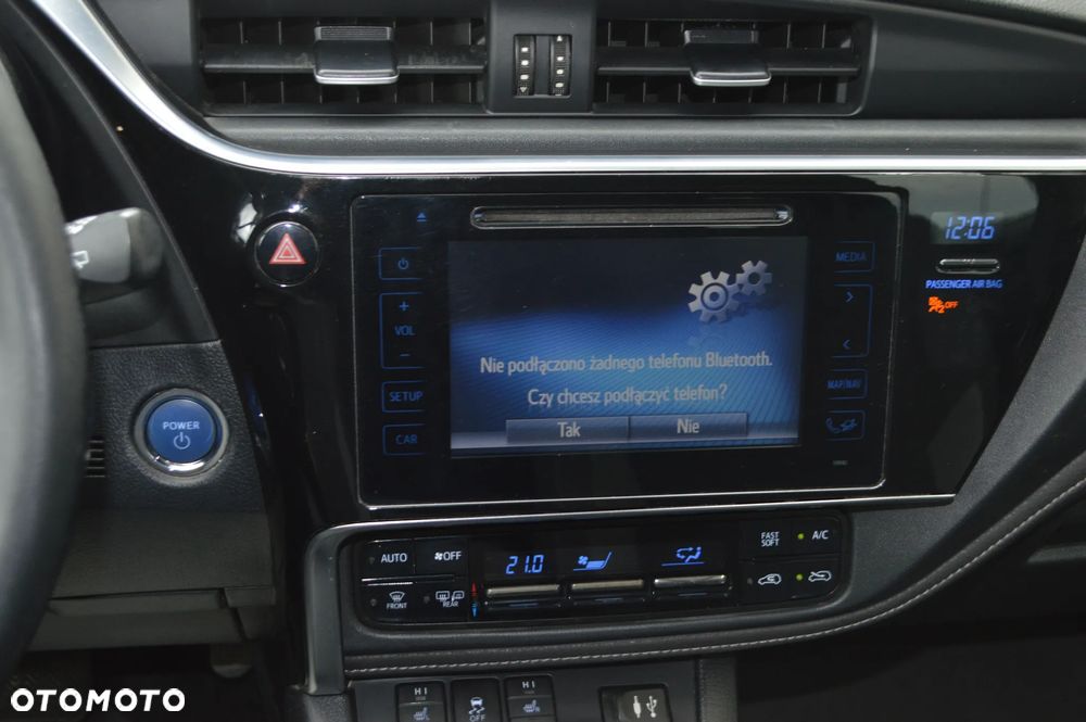 Toyota Auris 1.8 HSD Luna - 19