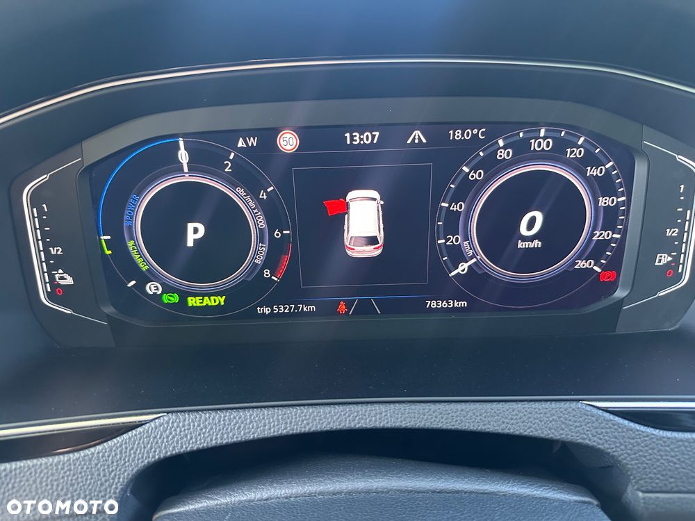 Volkswagen Passat - 36