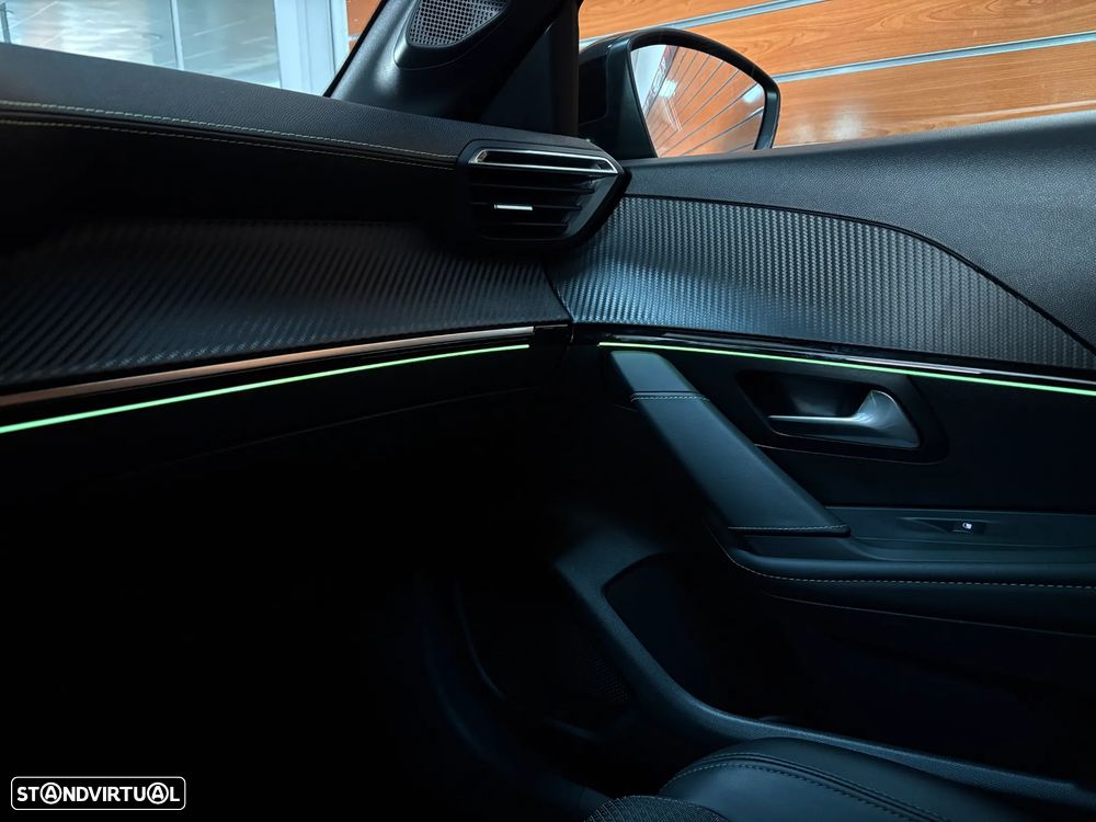 Peugeot e-208 GT - 17