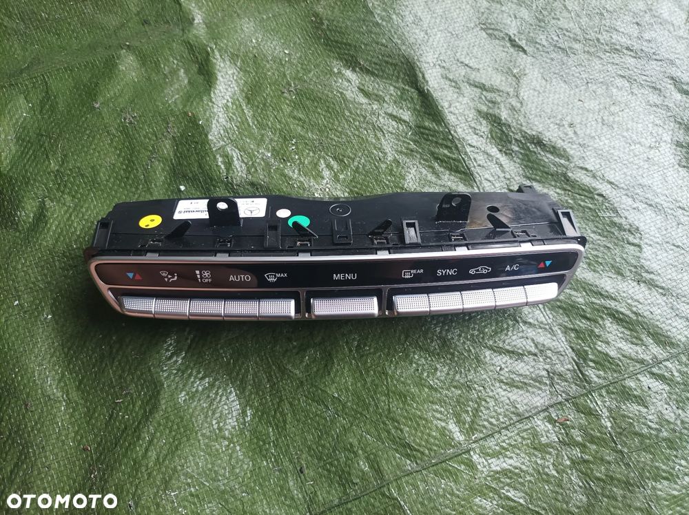 Mercedes C Klasa W205 panel sterowania klimatyzacji A2059058813 - 2