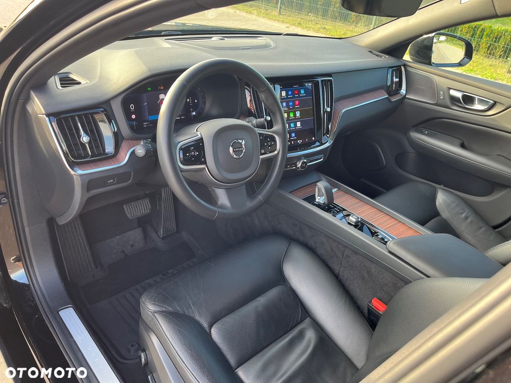 Volvo S60 B5 B AWD Plus Dark - 7