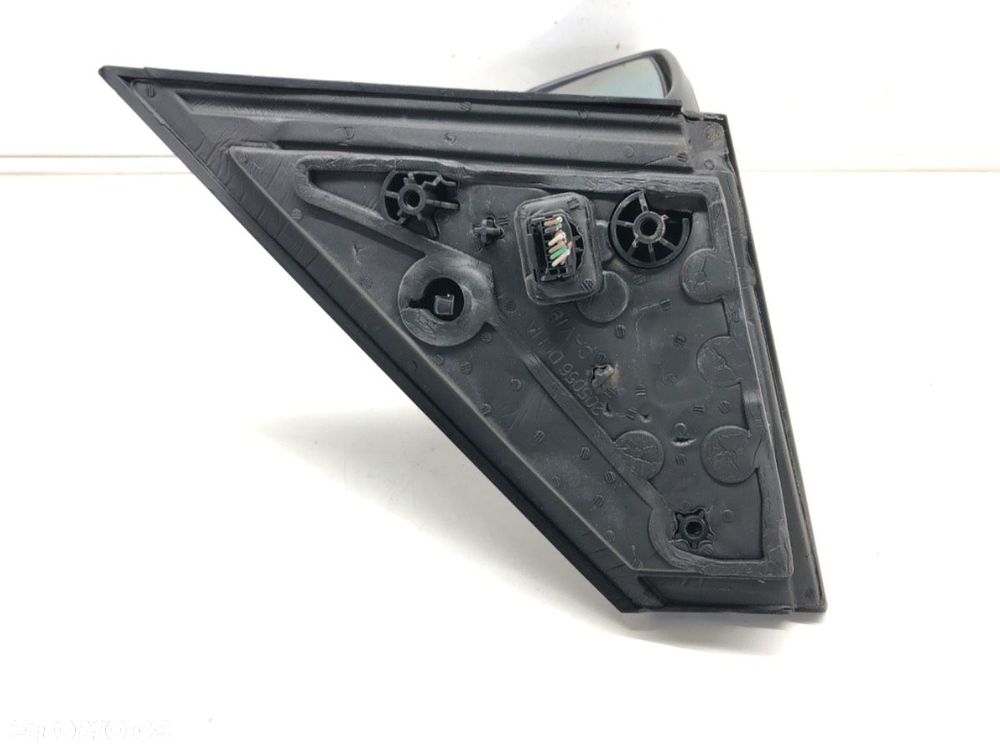 LUSTERKO PRAWY - 197.00 PLN - RENAULT LAGUNA III Grandtour (KT0/1) 2007 - 2015 2.0 dCi (KT01, KT08, - 4