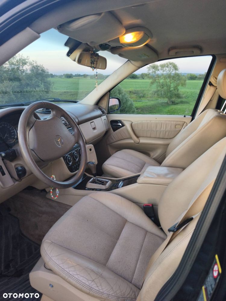 Mercedes-Benz ML - 14
