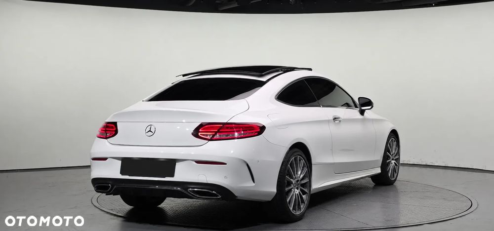 Mercedes-Benz Klasa C 220 d 4Matic 9G-TRONIC AMG Line Plus - 2