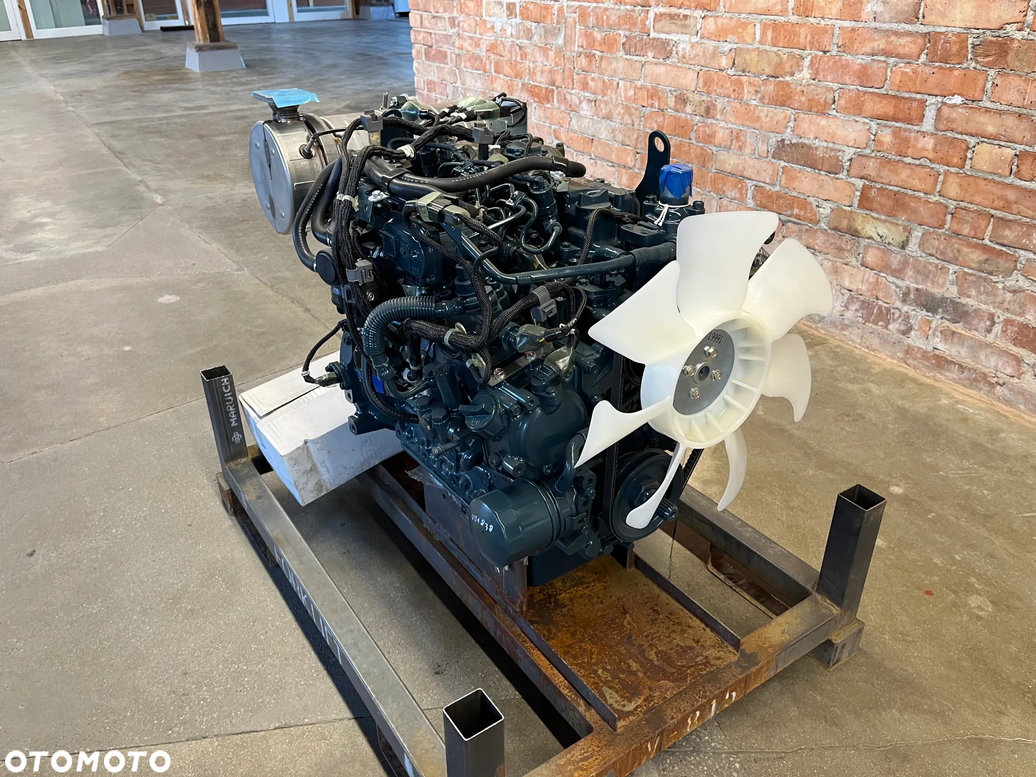 FV23% Silnik Kubota V2403 Nowy Kompletny - 2