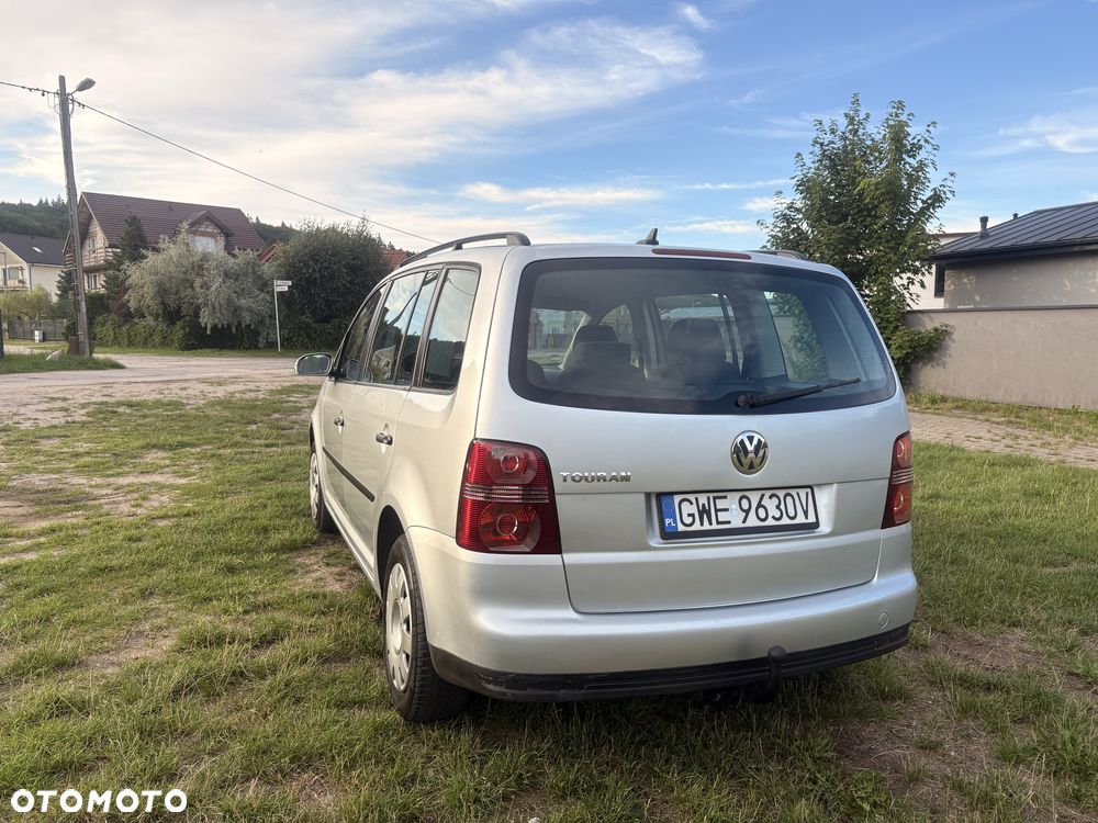 Volkswagen Touran - 3