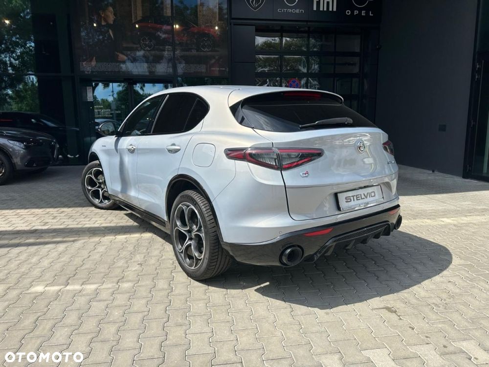 Alfa Romeo Stelvio - 9