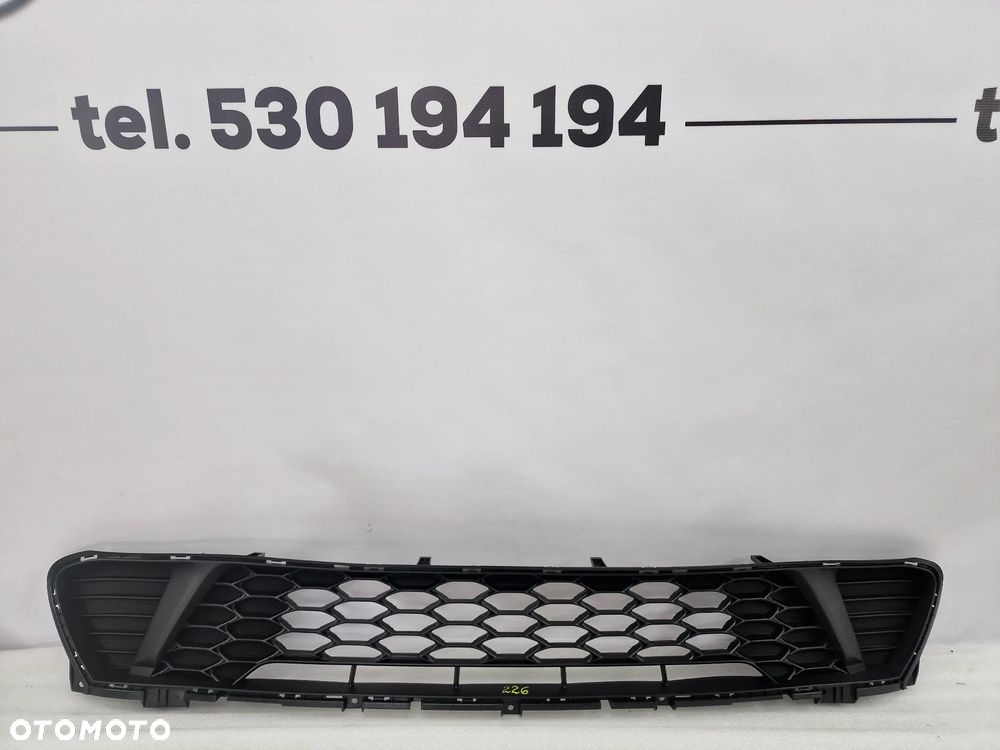 KIA CEED III 3 19- NOWA KRATKA ŚRODKOWA ZDERZAKA PRZEDNIEGO PRZÓD , NR 86560-J7000 , NR AUKCJI KR226 - 1