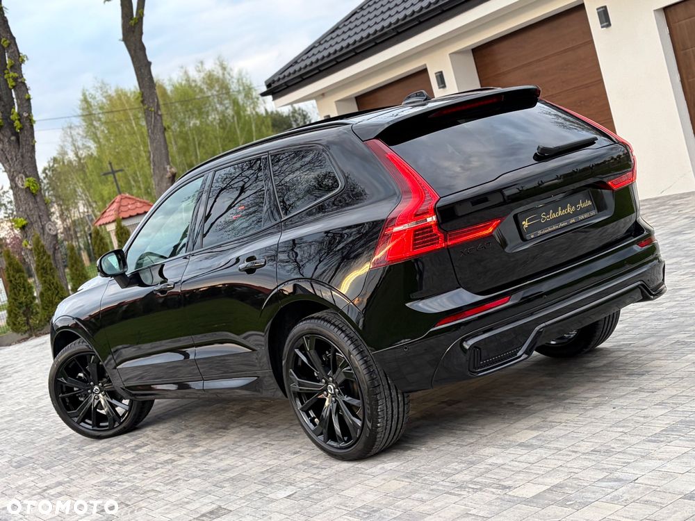 Volvo XC 60 B5 B AWD Plus Black Edition - 4