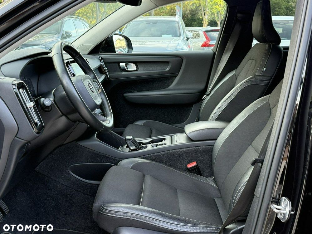 Volvo XC 40 T3 Momentum Pro - 11