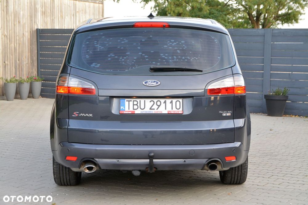 Ford S-Max - 11