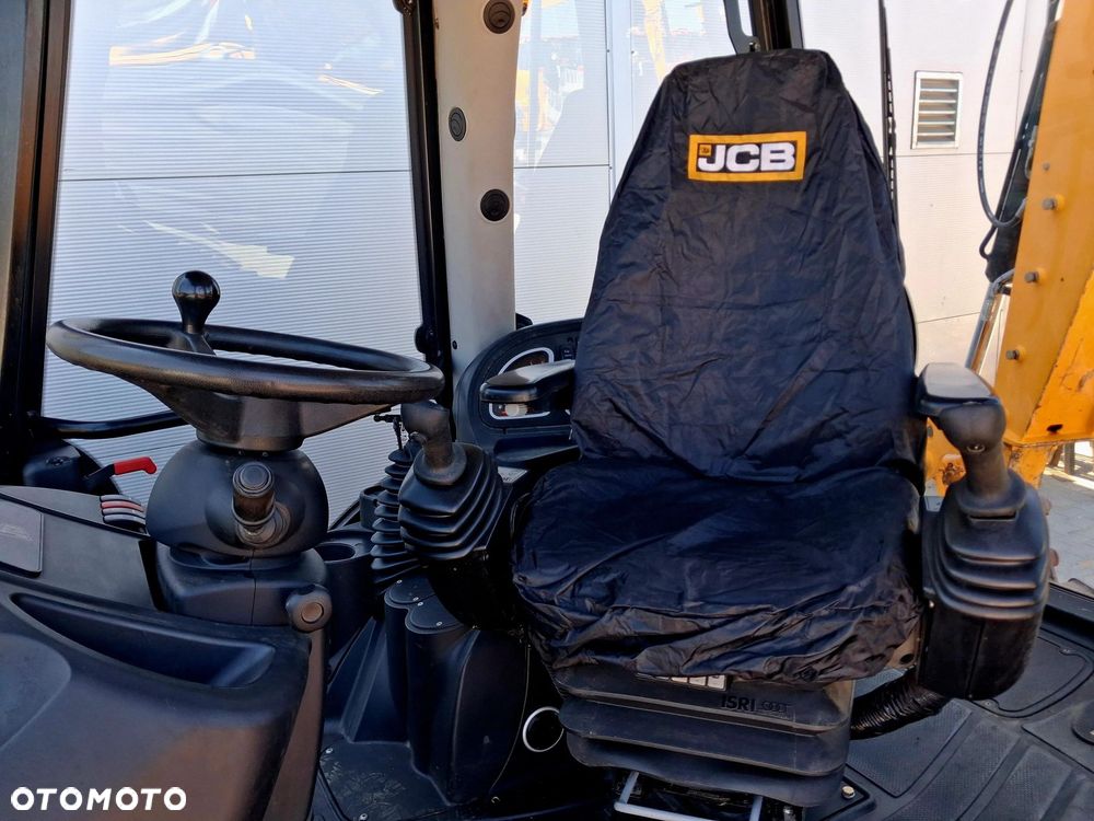 JCB Koparko ładowarka 4CX AEC - 2