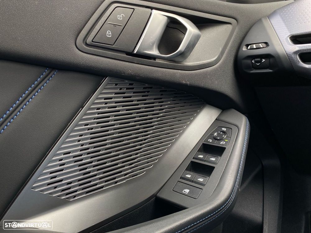 BMW 118 d — fotografia 11