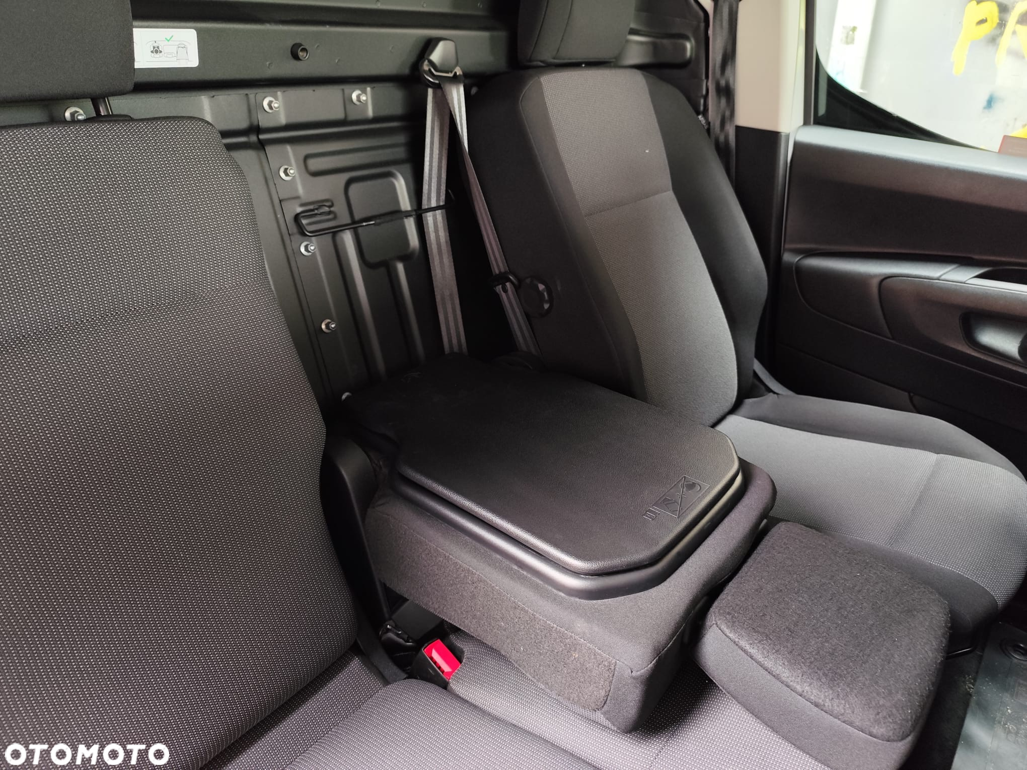 Toyota Proace City 1.5 D-4D Long 2,4t Active (bryg.) - 13