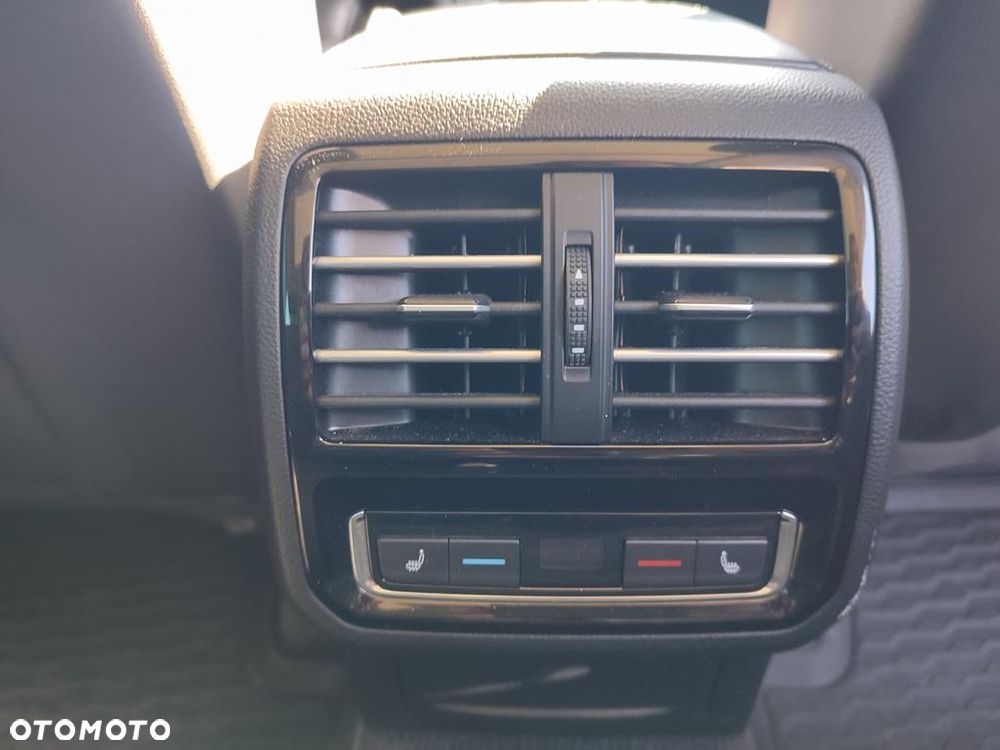 Volkswagen Passat 2.0 TDI SCR 4Motion DDG Highline - 14