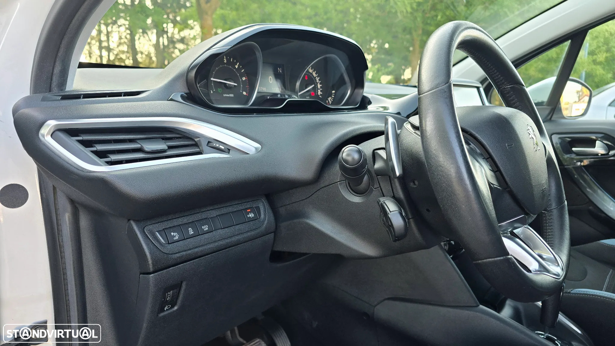 Peugeot 208 1.6 e-HDi Allure 2-Tronic - 17