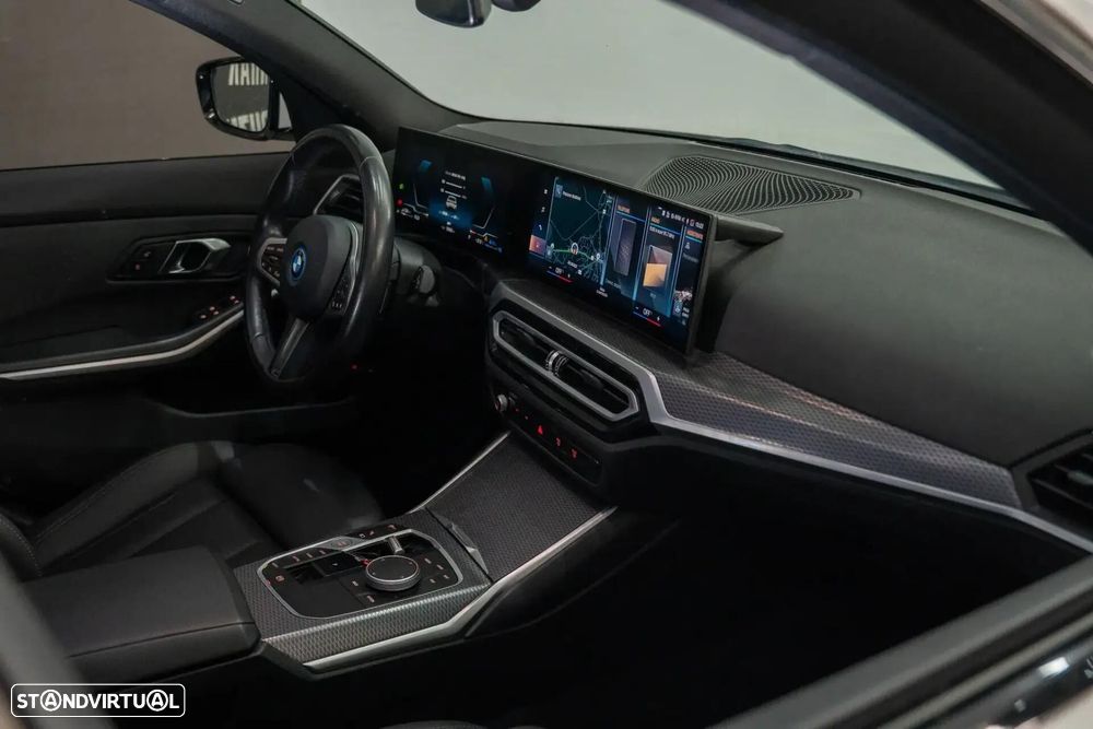 BMW 320 e Pack Desportivo M Auto - 22