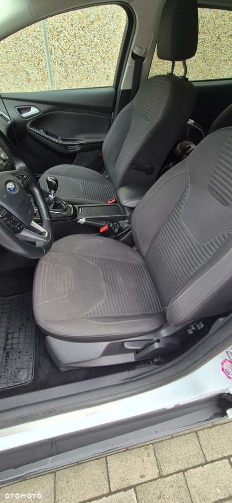 Ford Focus 1.5 EcoBlue STart-Stopp-System TITANIUM - 6