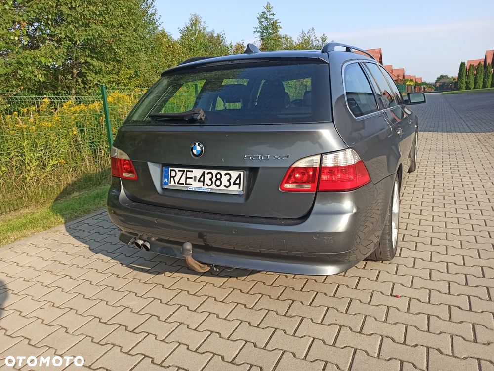 BMW Seria 5 530xd Touring - 4