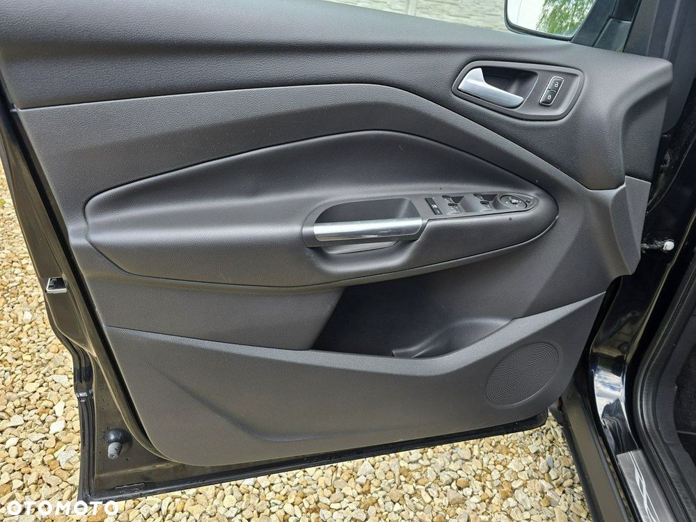Ford Kuga 1.6 EcoBoost 2x4 Titanium - 19