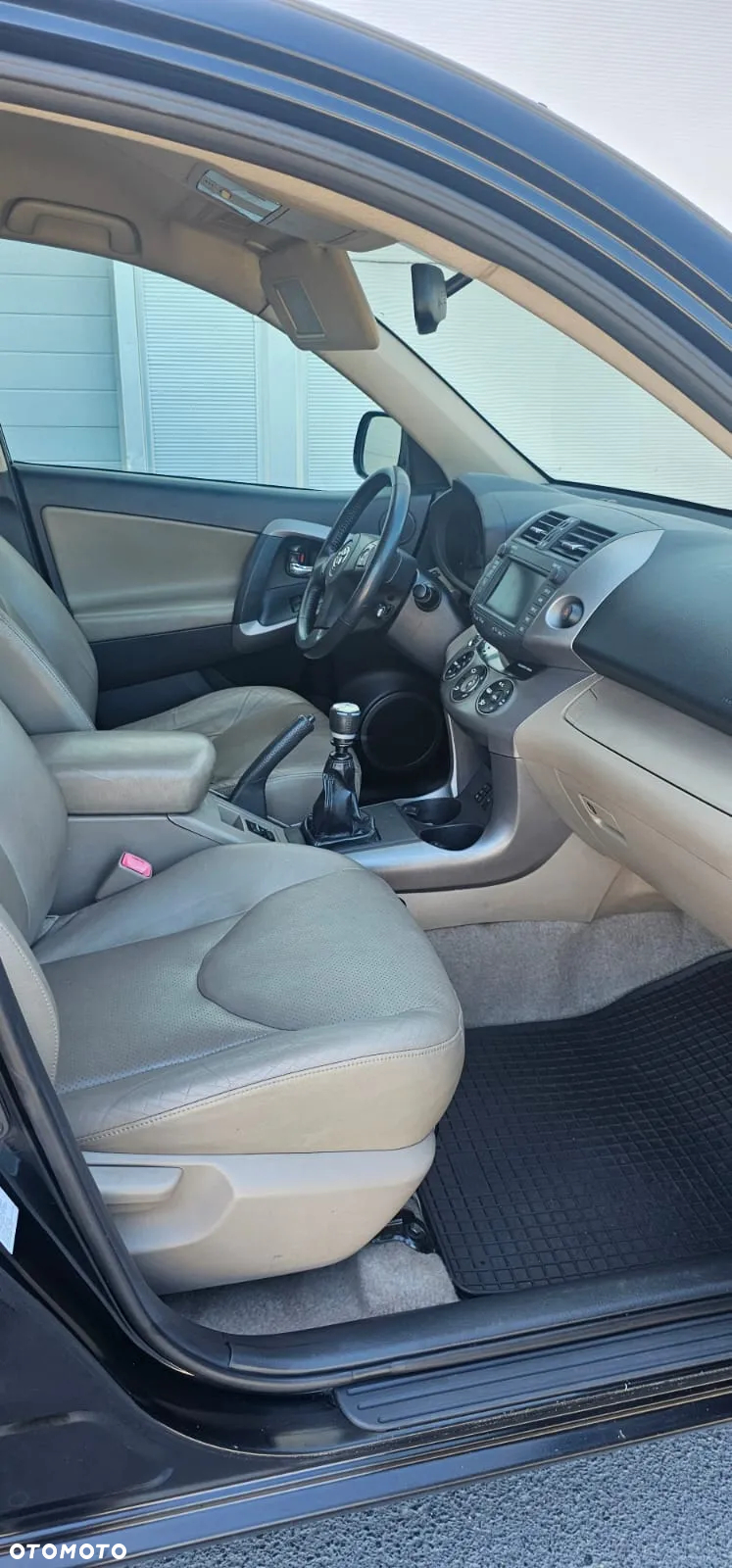 Toyota RAV4 2.2 D-4D Sol 180 - 11